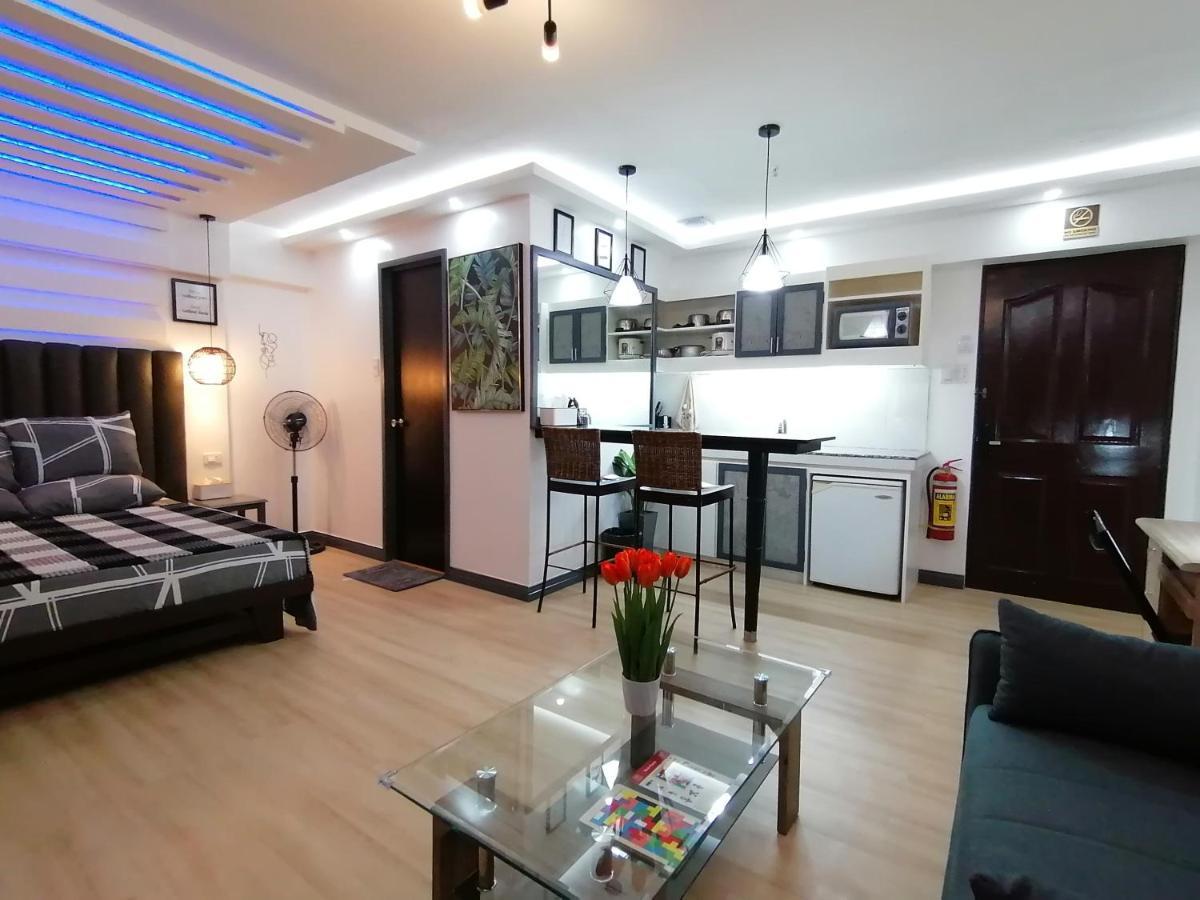 Condo Azur Suites E507 Near Airport, Netflix, Stylish, Cozy With Swimming Pool マクタン エクステリア 写真
