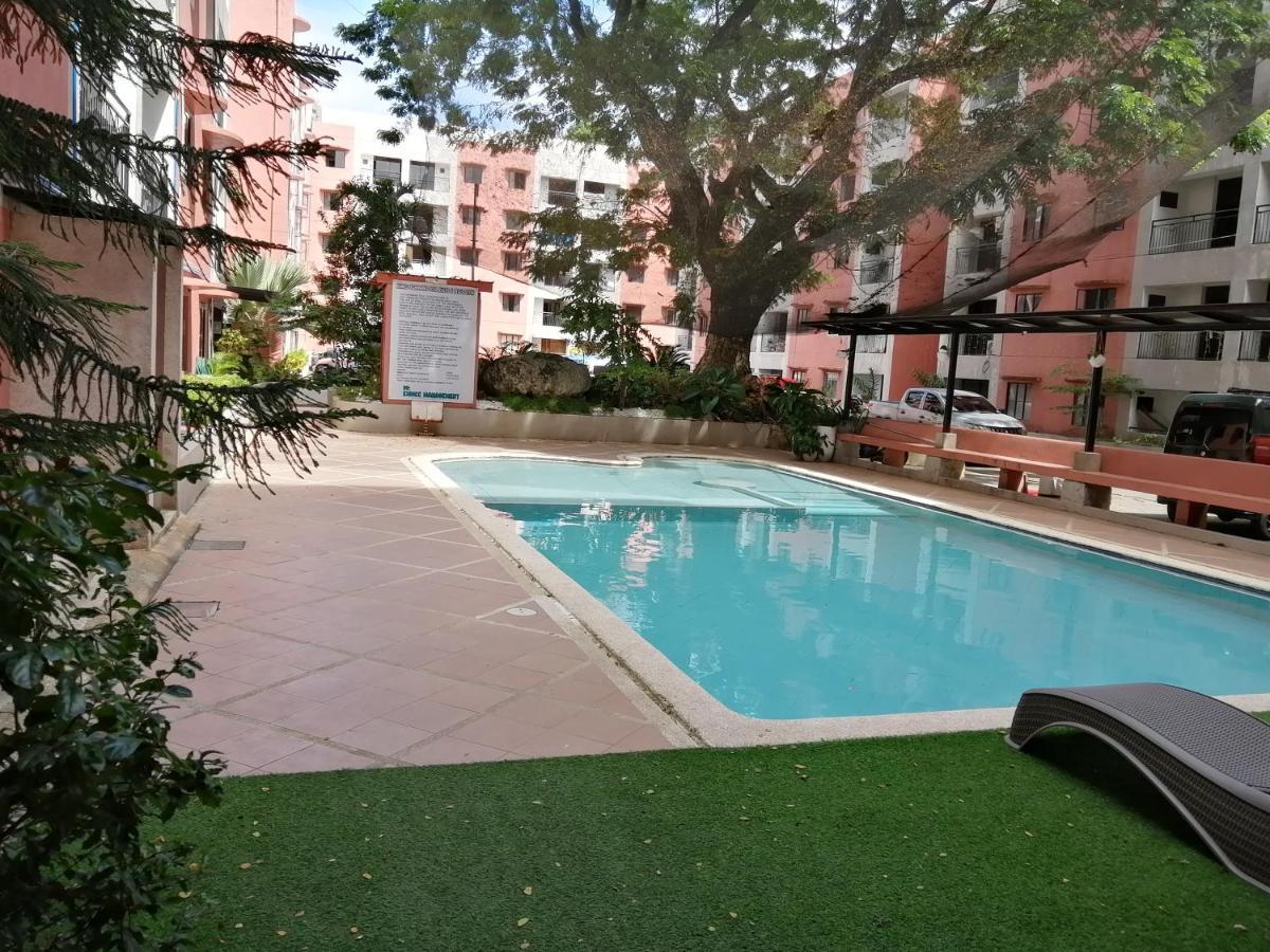 Condo Azur Suites E507 Near Airport, Netflix, Stylish, Cozy With Swimming Pool マクタン エクステリア 写真