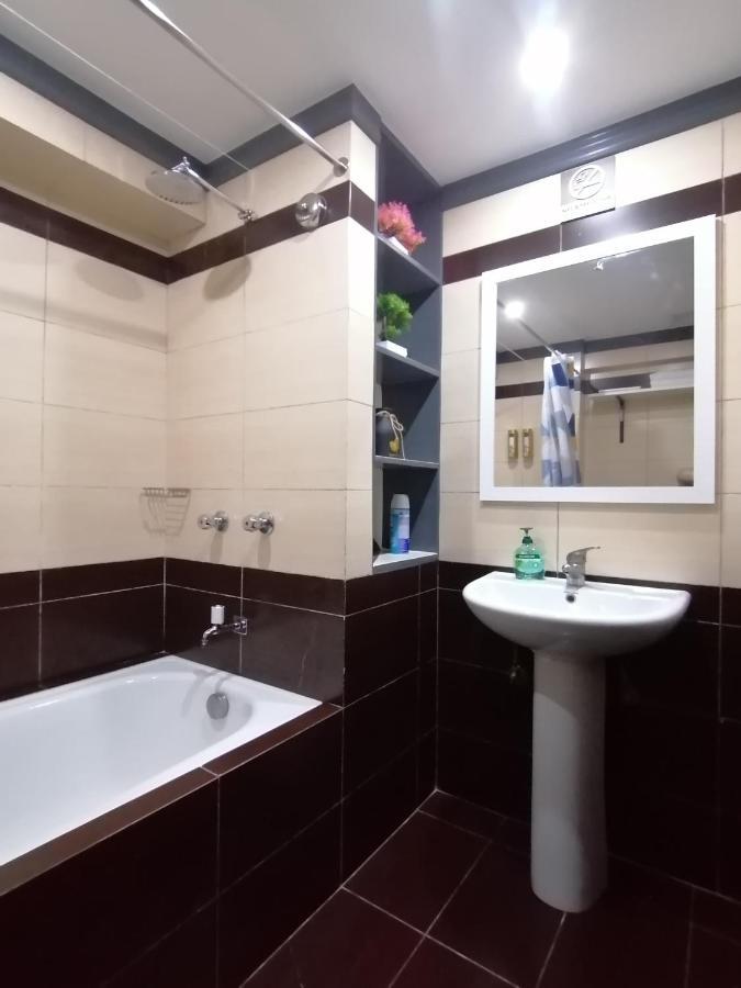Condo Azur Suites E507 Near Airport, Netflix, Stylish, Cozy With Swimming Pool マクタン エクステリア 写真