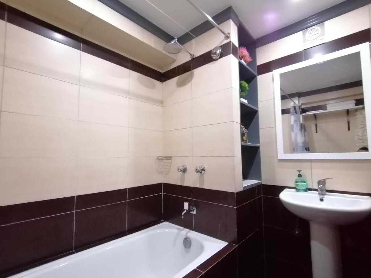 Condo Azur Suites E507 Near Airport, Netflix, Stylish, Cozy With Swimming Pool マクタン エクステリア 写真