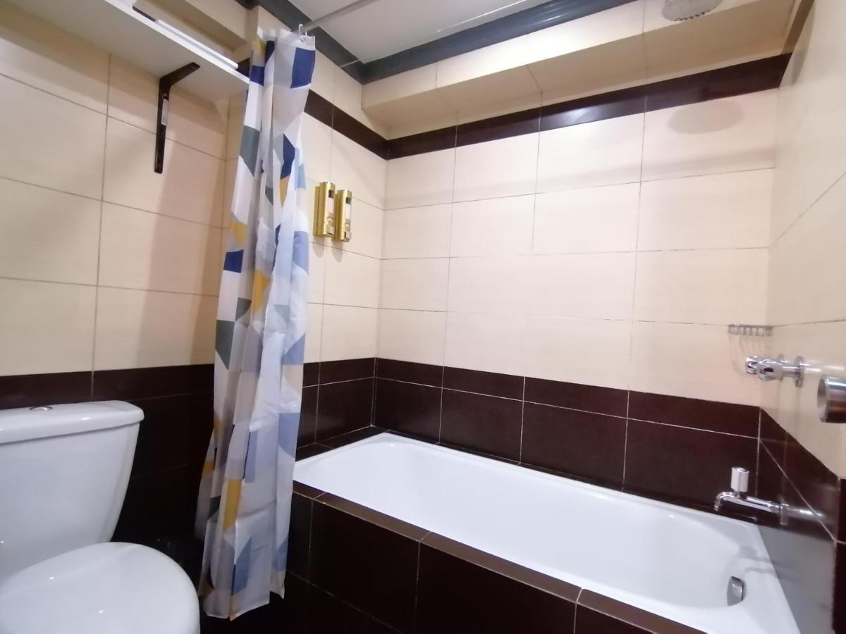 Condo Azur Suites E507 Near Airport, Netflix, Stylish, Cozy With Swimming Pool マクタン エクステリア 写真